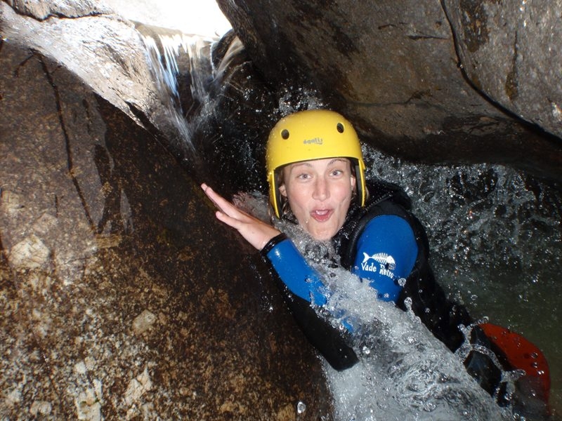Village Camps International Summer Camp Ard&egrave;che, France 2019-07-26 https://www.villagecamps.com/journals_admin/images/14-26-Slippery slide!.jpg